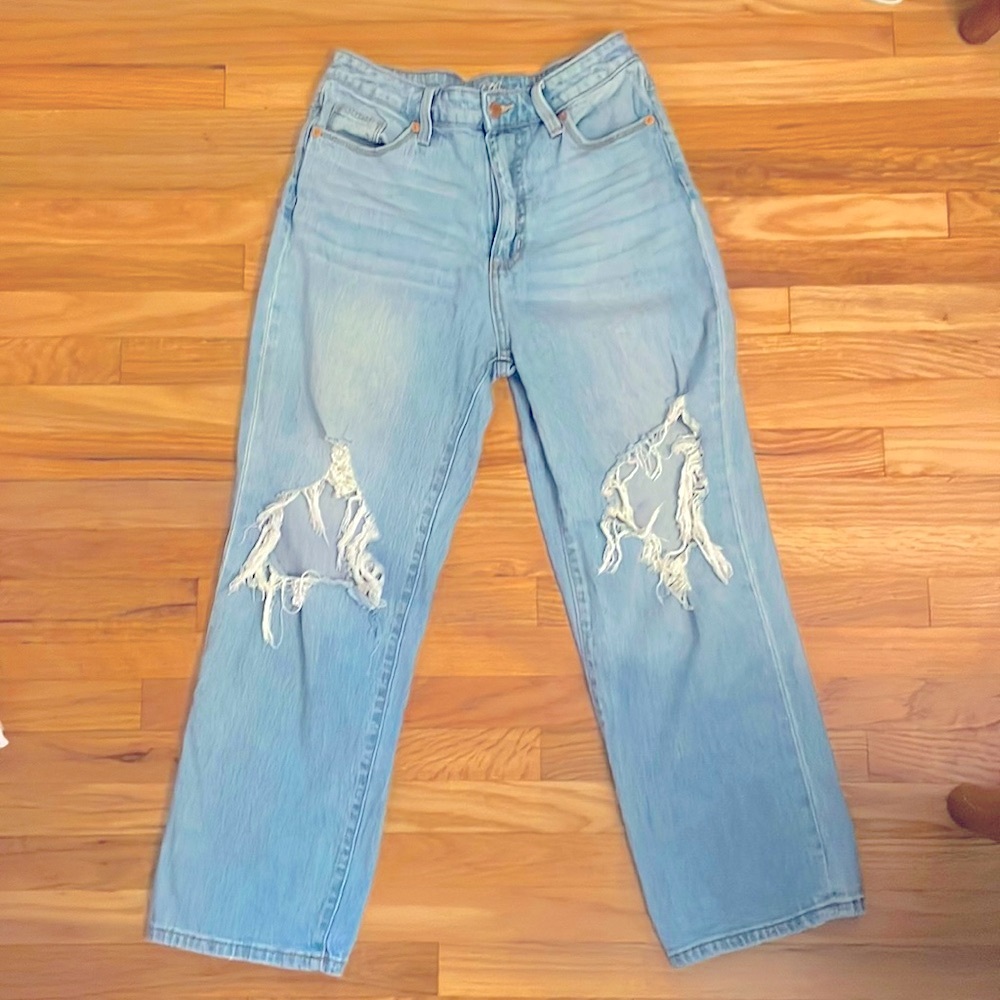 Universal Thread Light Wash Distressed Cropped Wide-Leg Jeans - Picture 2 of 9